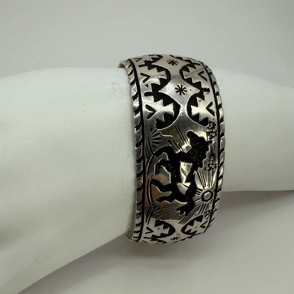 Navajo Sterling Silver Cuff Bracelet Story Teller Artisan Signed Richard Singer - Picture 7 of 9